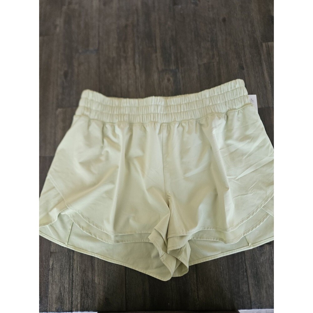 CALIA by Carrie Underwood Pale Yellow / Lemon Lime Step Up Shorts